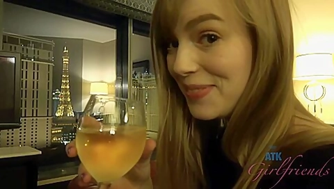 Dolly Leigh - You Got Some Stinky Finger On The First Date!