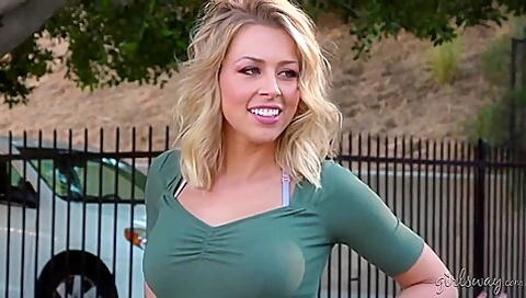 Bailey Brooke And Zoey Monroe - The Pool Girl