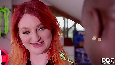 Gettin Kinky With The Cam - Zara Durose