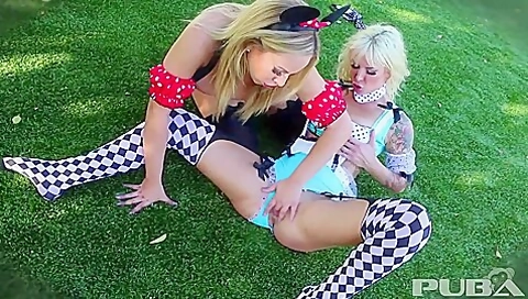 Olivia Austin And Brooke Brand In Brooke The Alice & Olivia The Minnie Halloween Fuck